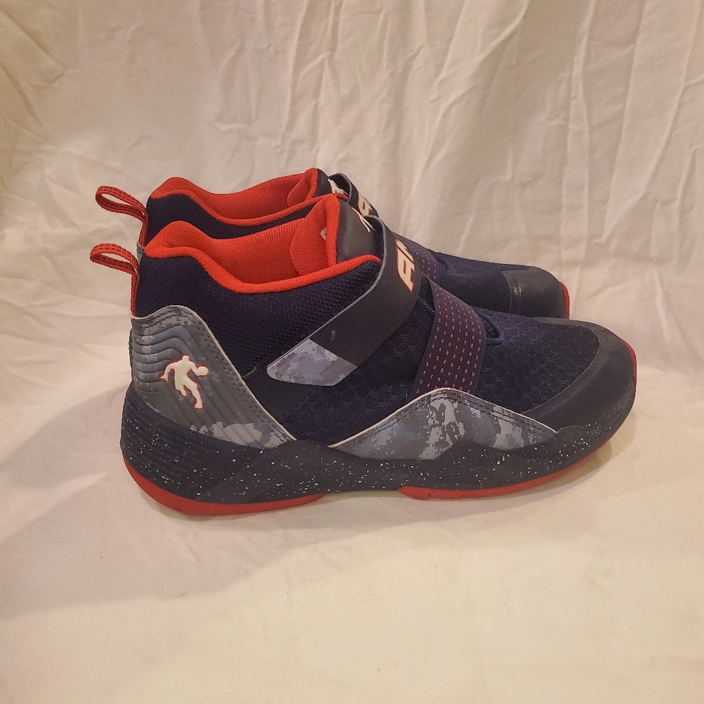 AND1 Blindsided 2.0 high top velcro basketball shoes boys size 5
